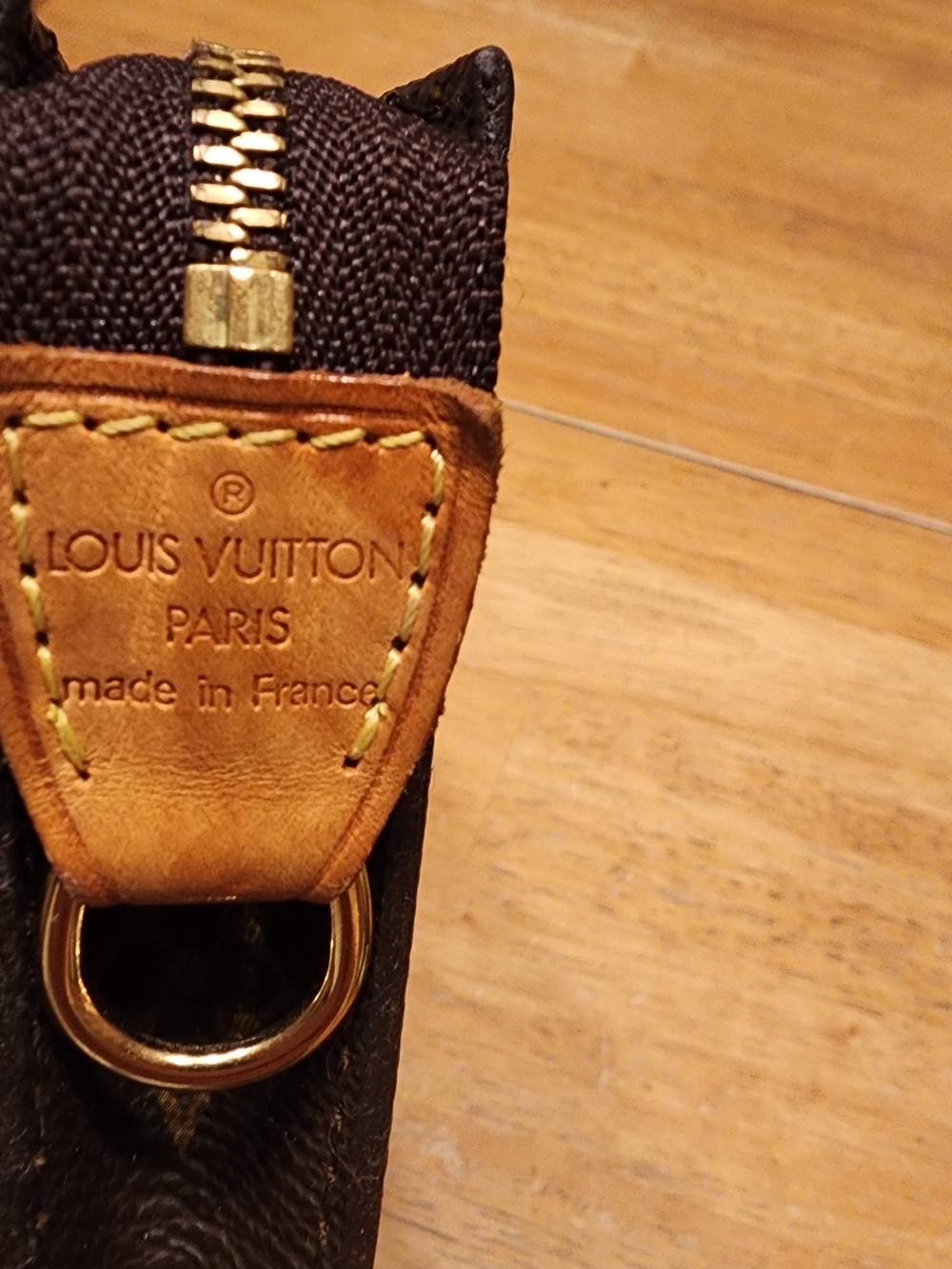Louis Vuitton Monogram Toiletry Pouch 15 made of canvas. - Picture 5 of 16